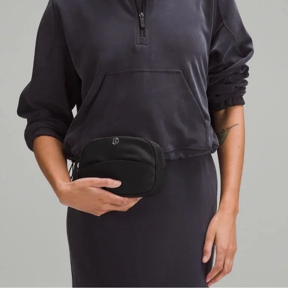 Lululemon City Essential Pouch Mini - Picture 2 of 6